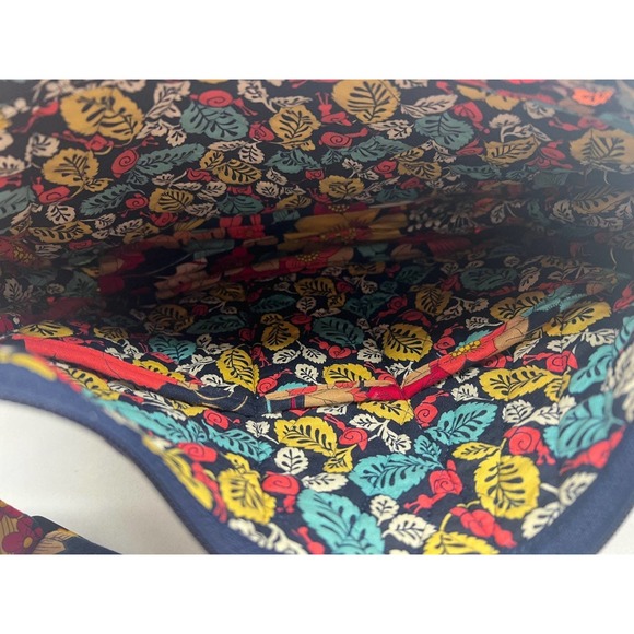 Vera Bradley Happy Snails Shoulder/Crossbody - Picture 4 of 5